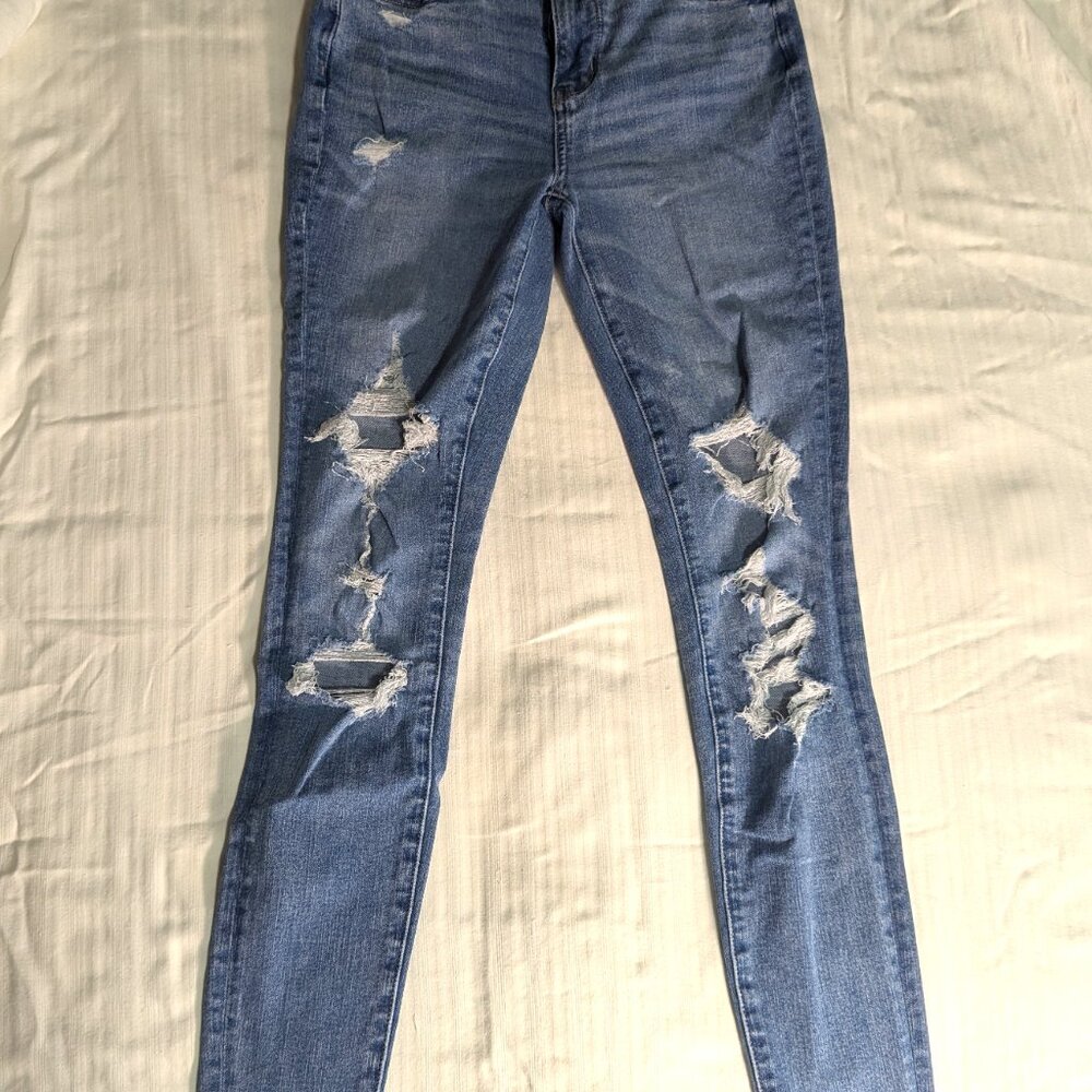 American Eagle Sz 2 Super High Rise Jegging Jeans Lt Blue Distressed Stretch